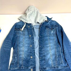 Men’s large denim jacket from Buckle